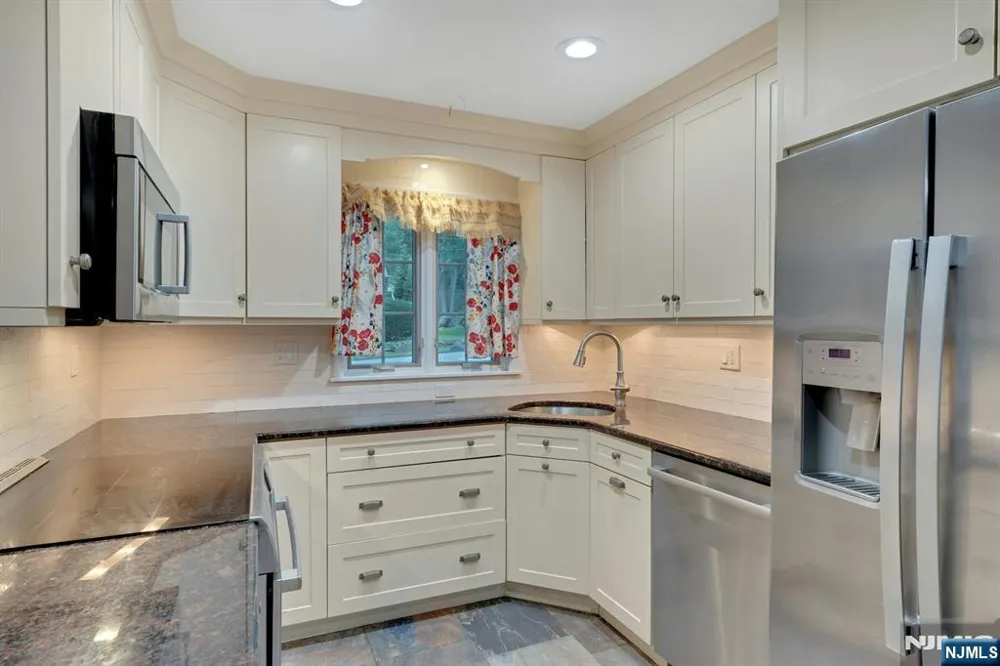 15 Hillside Road Ringwood, NJ 07456