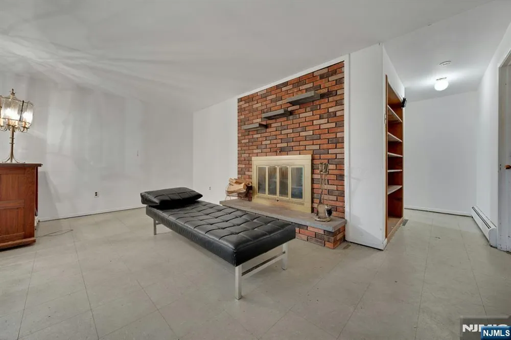 15 Hillside Road Ringwood, NJ 07456