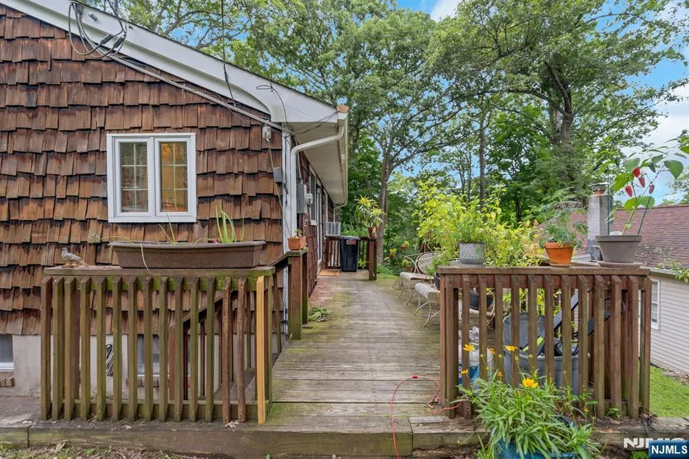 15 Hillside Road Ringwood, NJ 07456