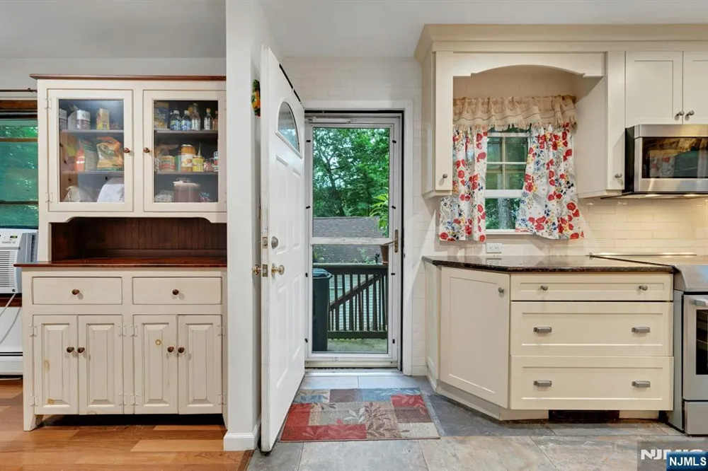 15 Hillside Road Ringwood, NJ 07456
