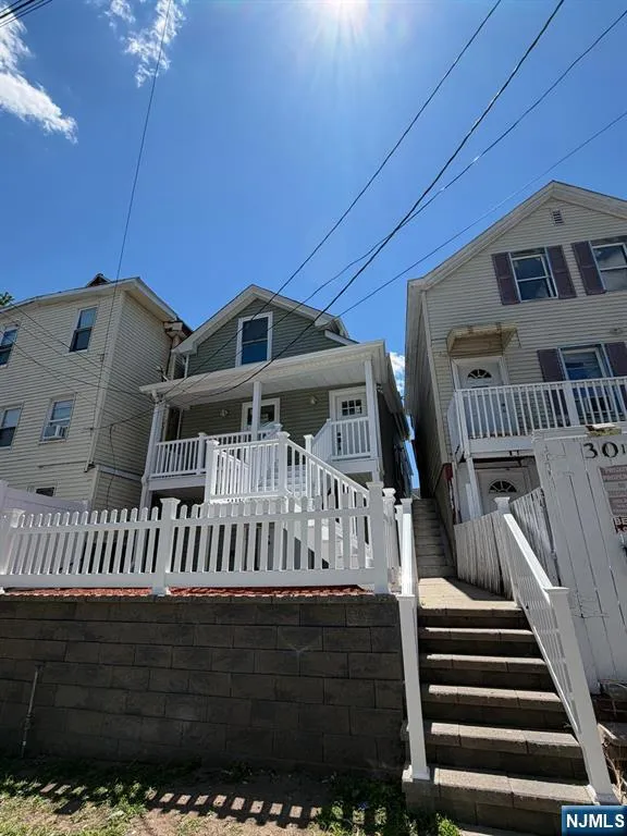 299 W Broadway Paterson, NJ 07522