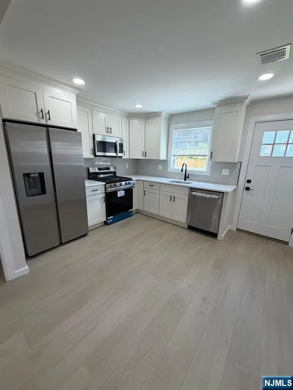 299 W Broadway Paterson, NJ 07522