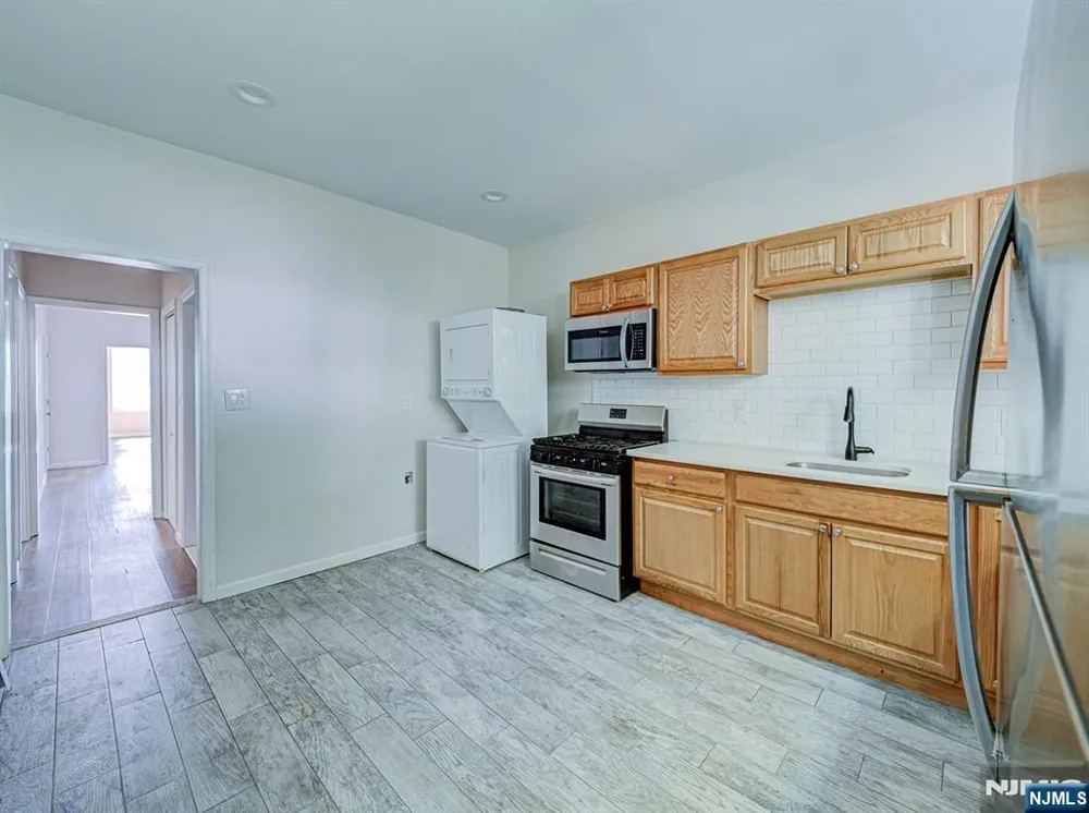 193 Clerk Street Jersey City, NJ 07305