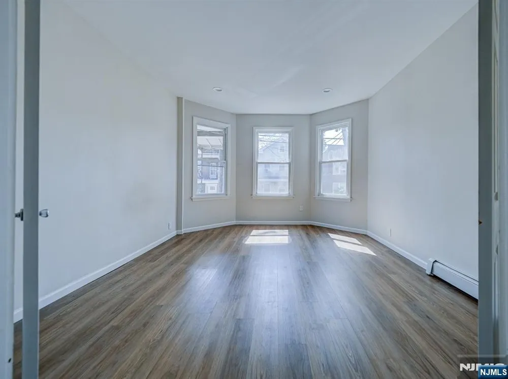 193 Clerk Street Jersey City, NJ 07305