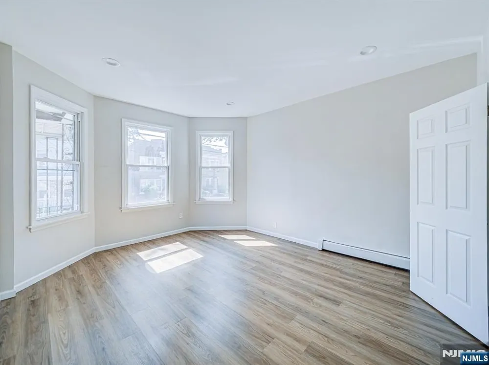 193 Clerk Street Jersey City, NJ 07305