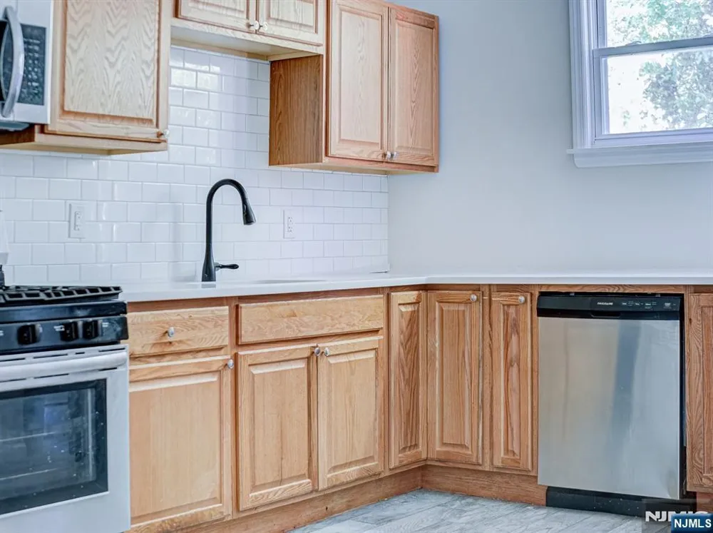 193 Clerk Street Jersey City, NJ 07305