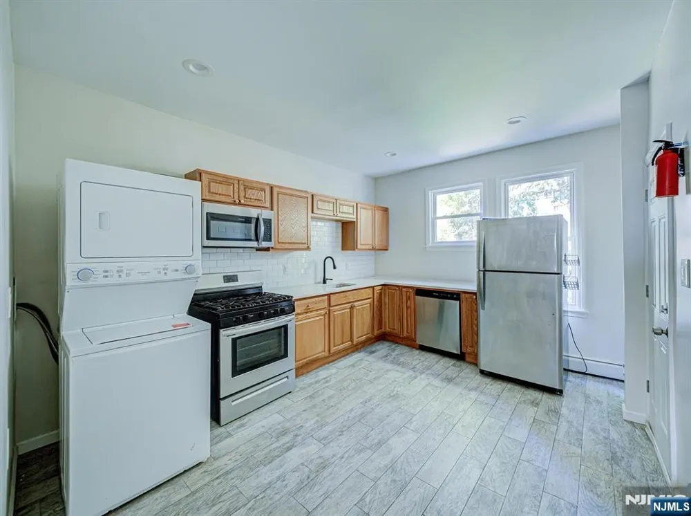 193 Clerk Street Jersey City, NJ 07305