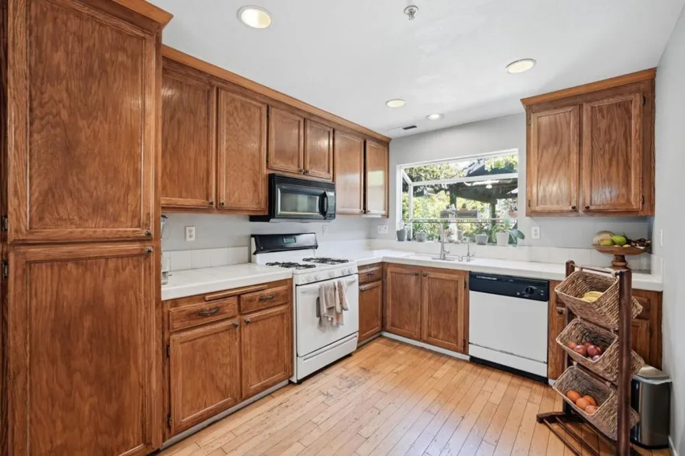 1055 Eagle Drive Salinas, CA 93905