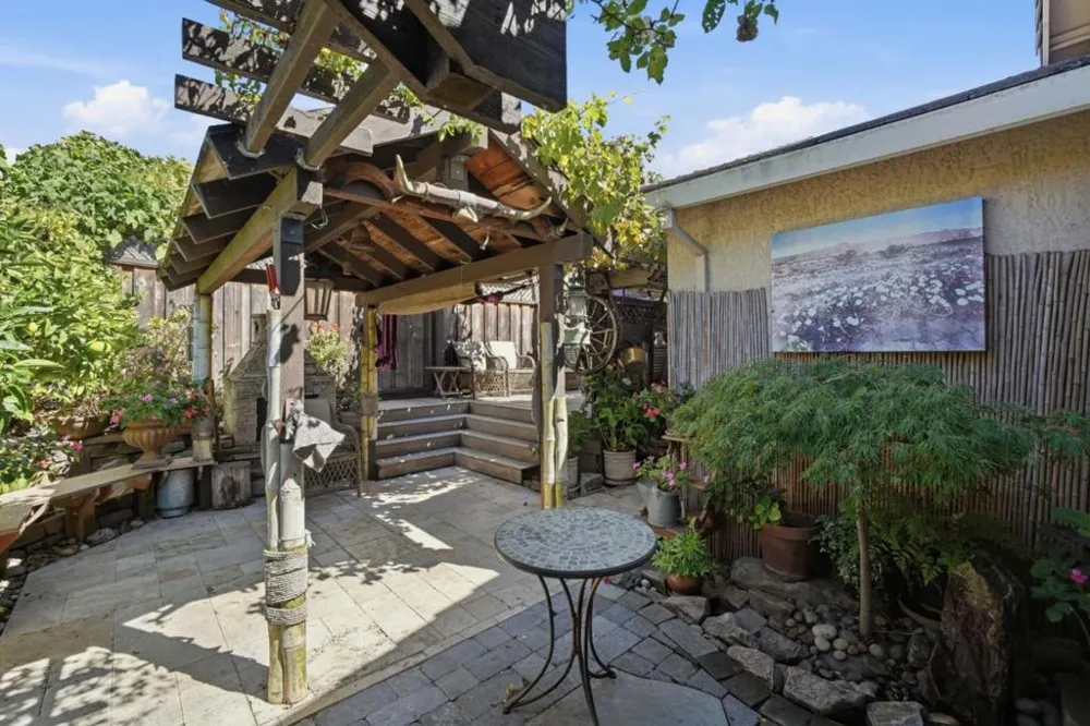 1055 Eagle Drive Salinas, CA 93905