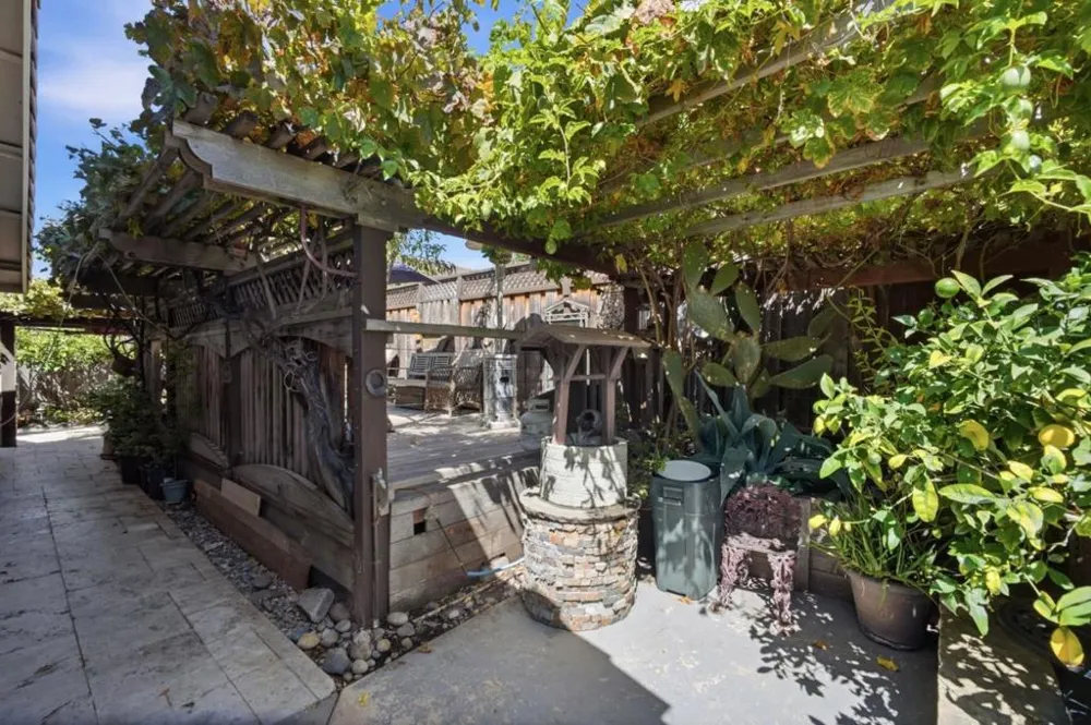 1055 Eagle Drive Salinas, CA 93905