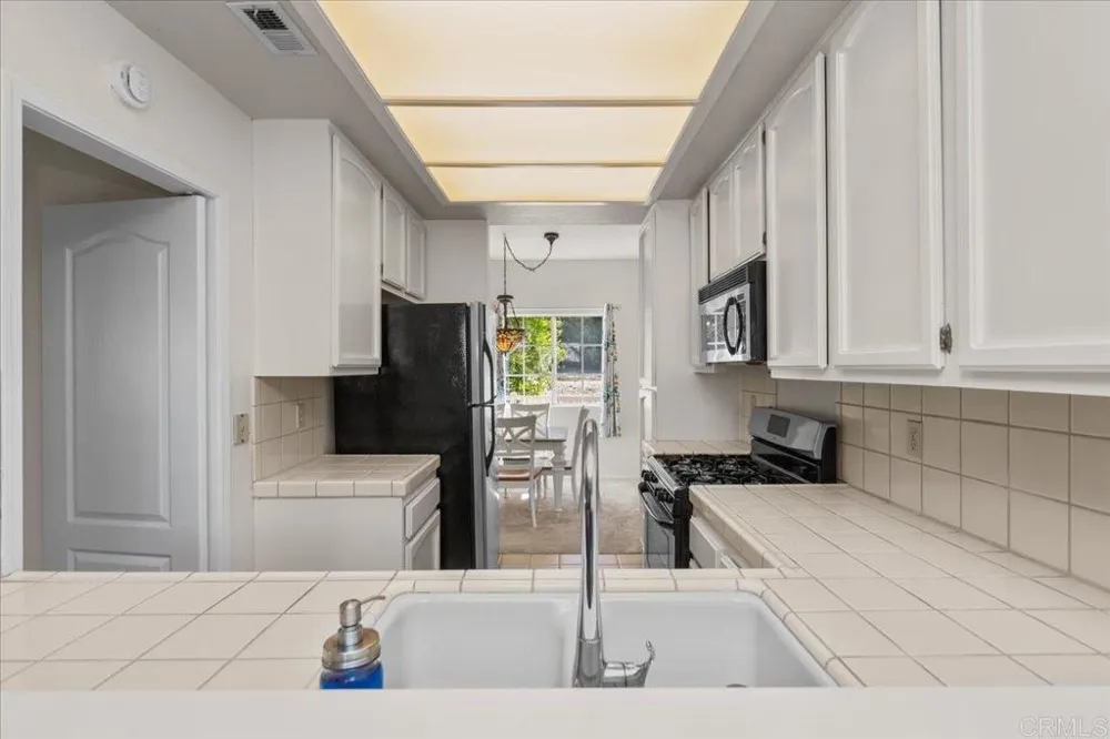 7758 Caminito Monarca #111 Carlsbad, CA 92009