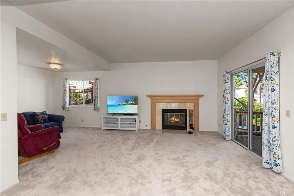 7758 Caminito Monarca #111 Carlsbad, CA 92009