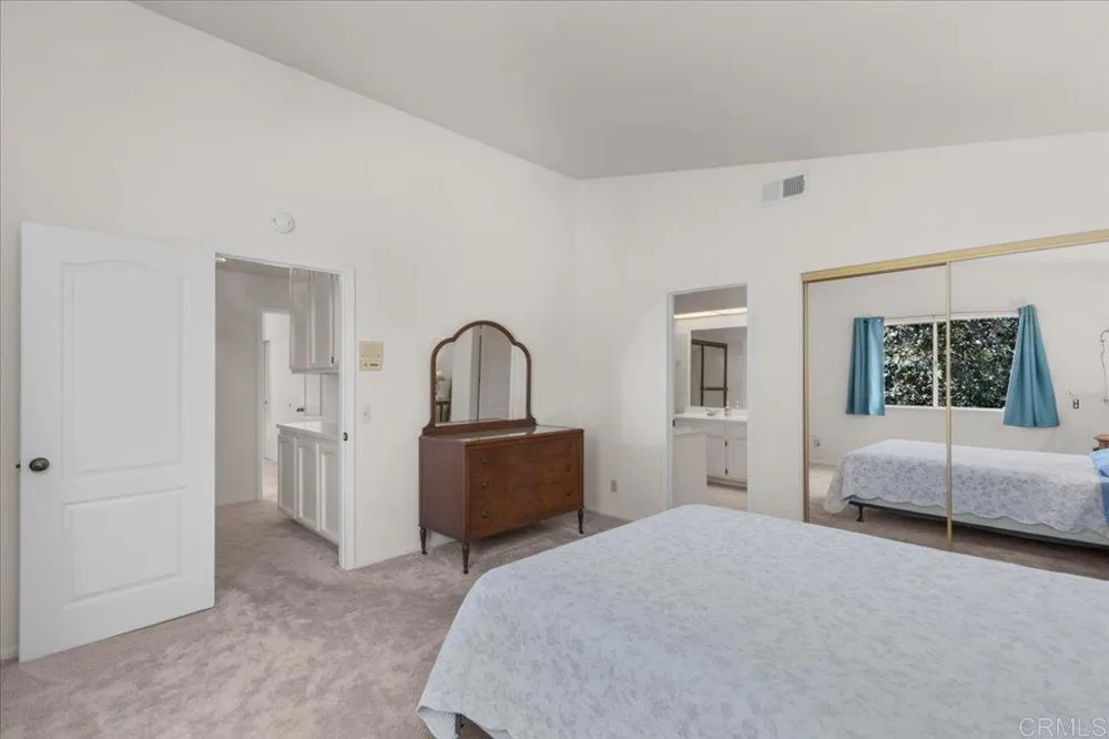 7758 Caminito Monarca #111 Carlsbad, CA 92009