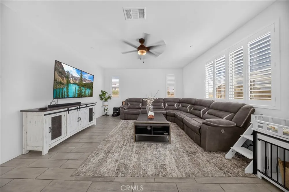 13567 Algodones Court Victorville, CA 92392