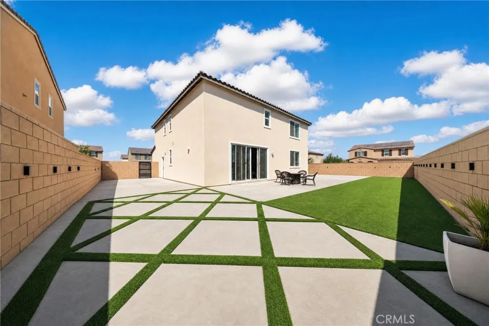 13567 Algodones Court Victorville, CA 92392
