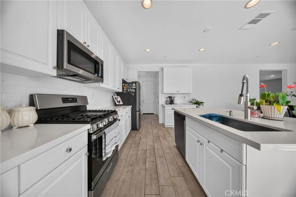 13567 Algodones Court Victorville, CA 92392