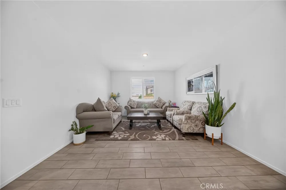 13567 Algodones Court Victorville, CA 92392
