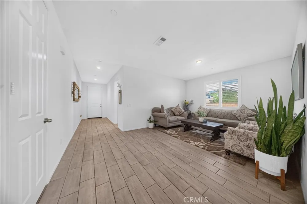 13567 Algodones Court Victorville, CA 92392