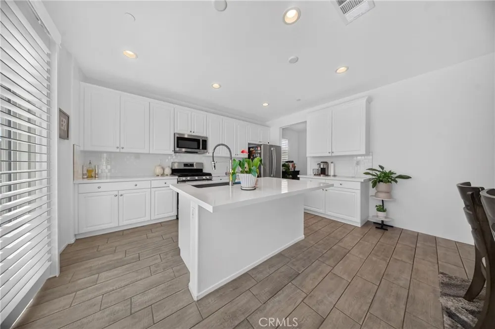 13567 Algodones Court Victorville, CA 92392