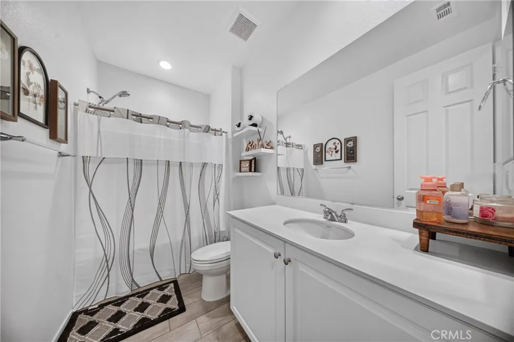 13567 Algodones Court Victorville, CA 92392