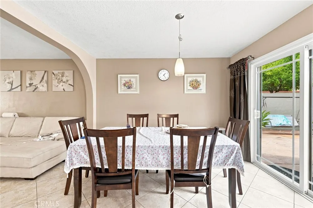 21435 Via Pepita Yorba Linda, CA 92886