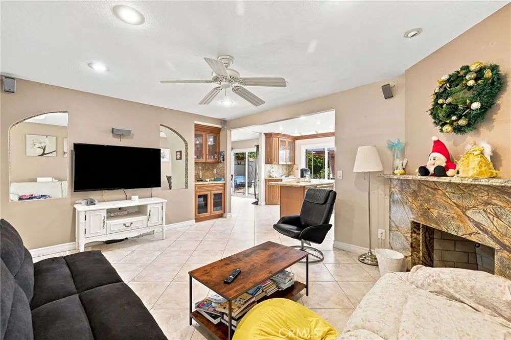 21435 Via Pepita Yorba Linda, CA 92886