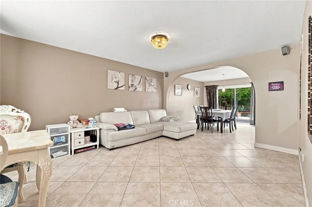 21435 Via Pepita Yorba Linda, CA 92886