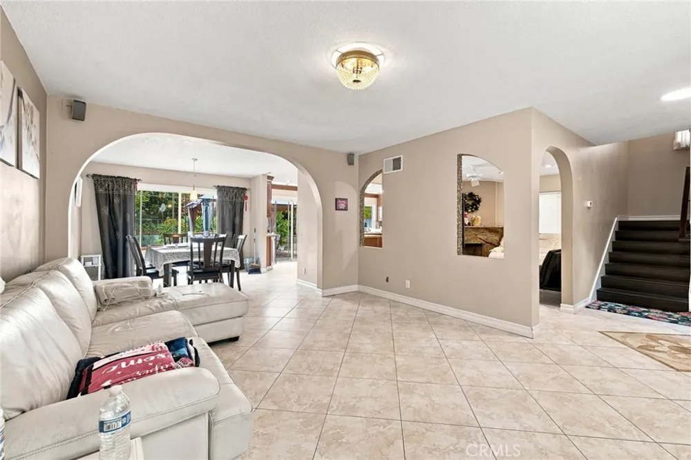 21435 Via Pepita Yorba Linda, CA 92886