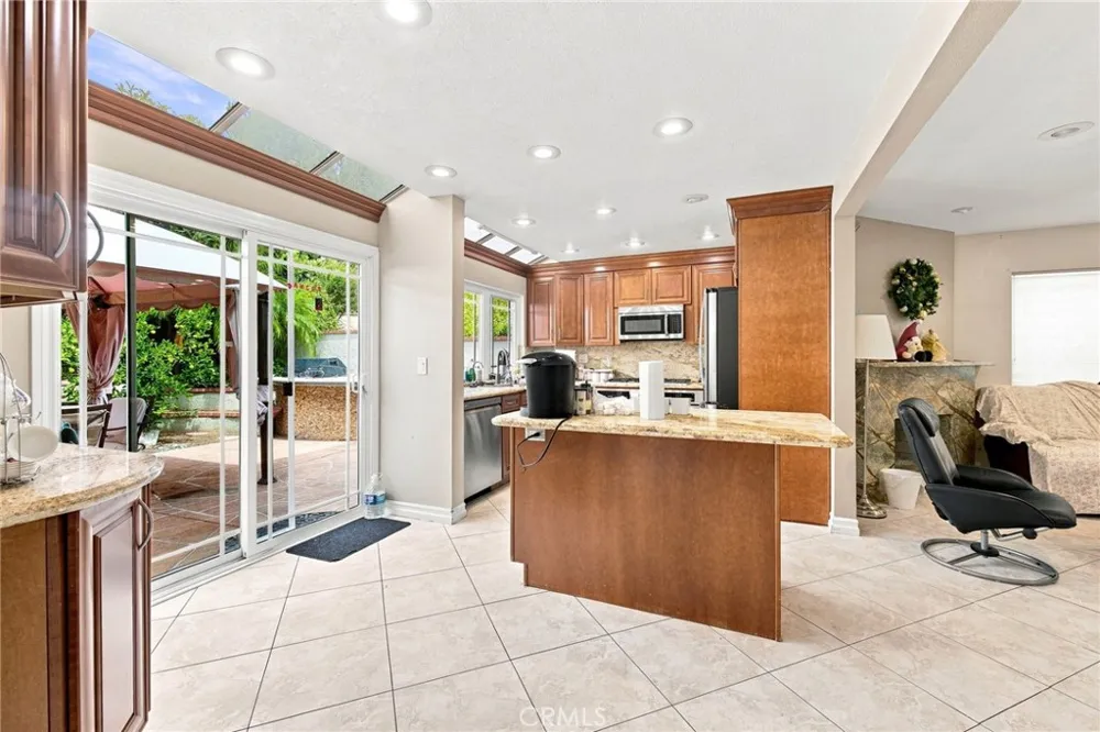 21435 Via Pepita Yorba Linda, CA 92886