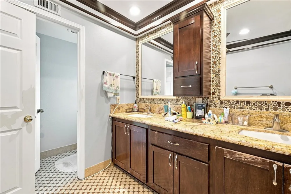 21435 Via Pepita Yorba Linda, CA 92886
