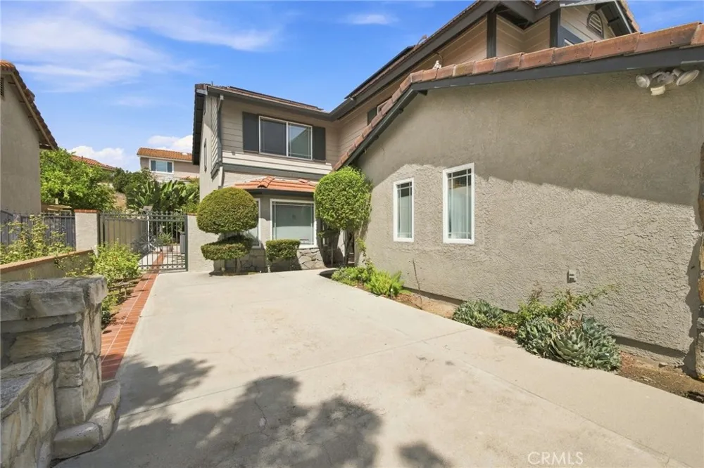 21435 Via Pepita Yorba Linda, CA 92886
