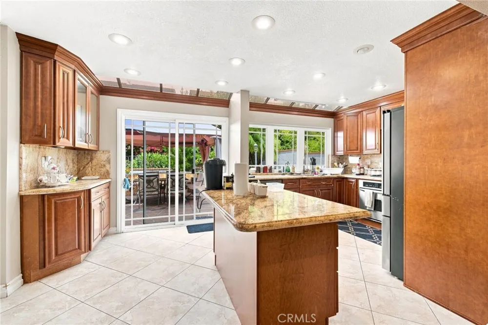 21435 Via Pepita Yorba Linda, CA 92886