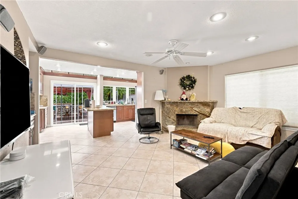 21435 Via Pepita Yorba Linda, CA 92886
