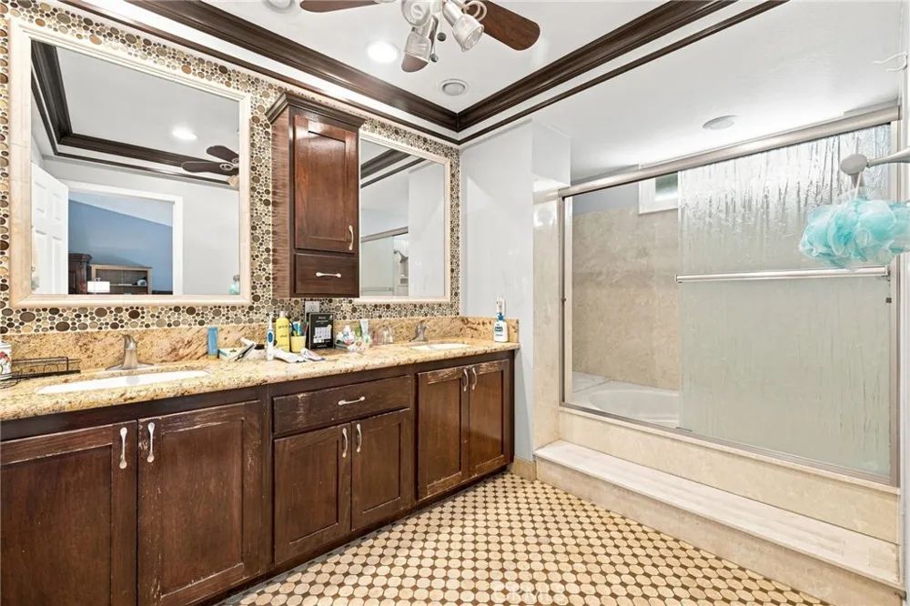 21435 Via Pepita Yorba Linda, CA 92886