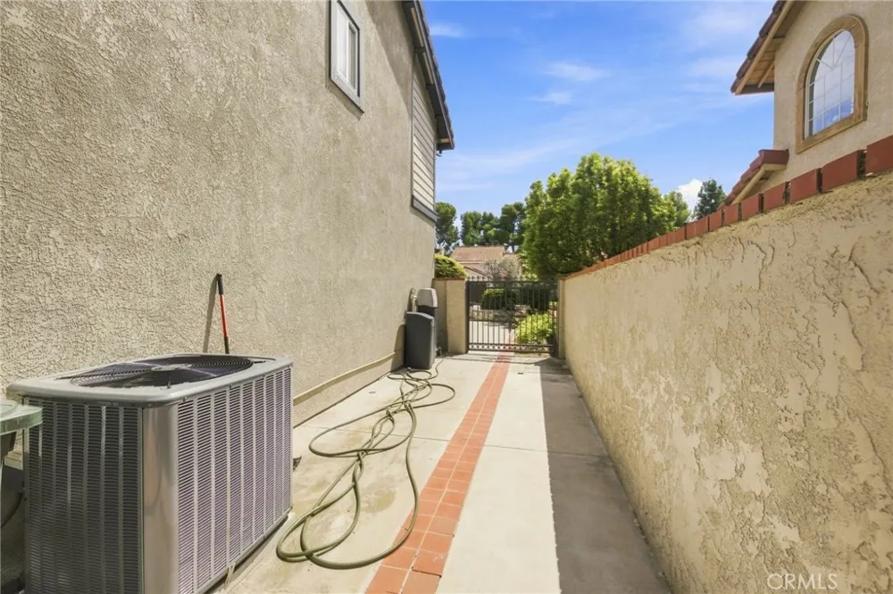 21435 Via Pepita Yorba Linda, CA 92886
