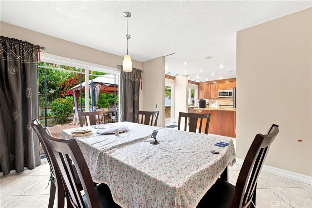 21435 Via Pepita Yorba Linda, CA 92886