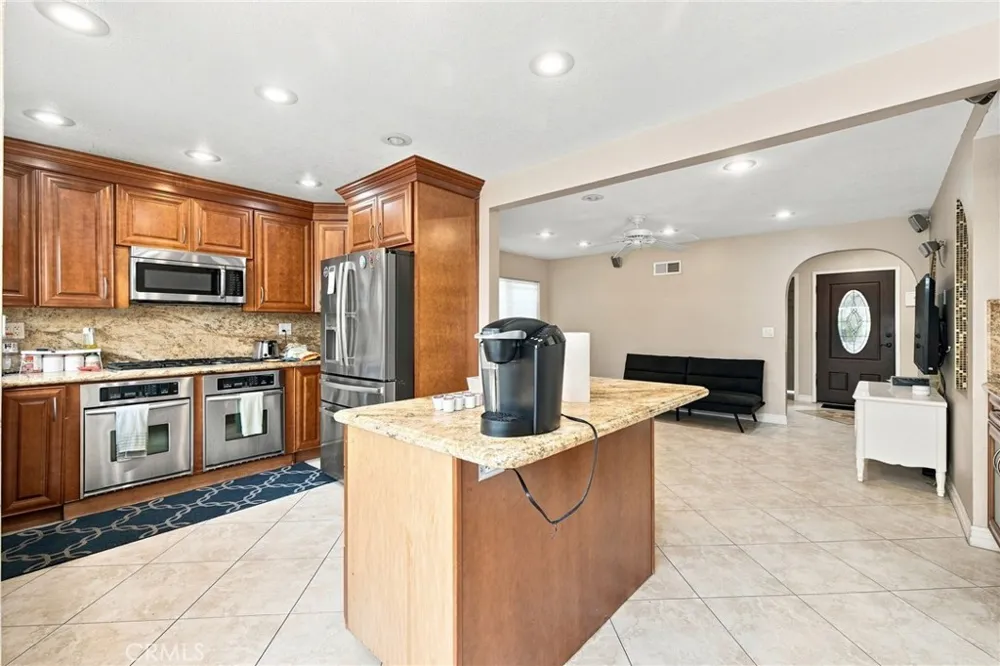21435 Via Pepita Yorba Linda, CA 92886