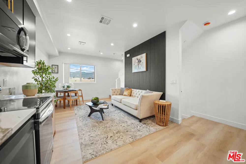 4202 Willimet Street Los Angeles, CA 90039