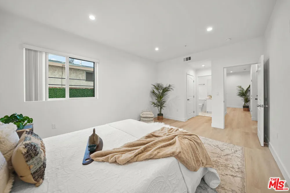 4202 Willimet Street Los Angeles, CA 90039