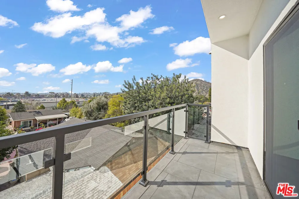 4202 Willimet Street Los Angeles, CA 90039