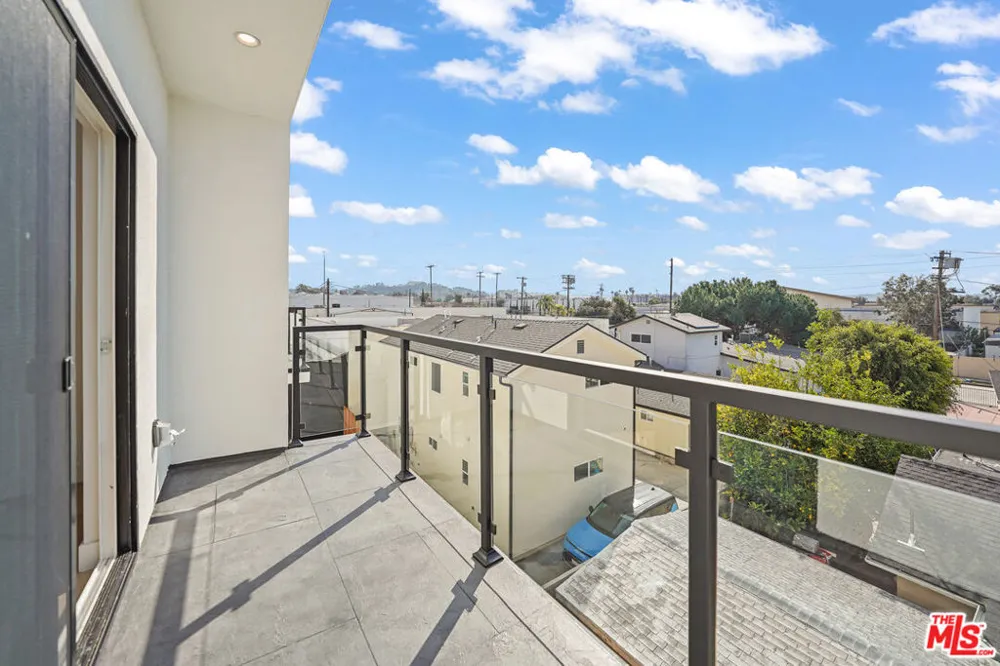 4202 Willimet Street Los Angeles, CA 90039