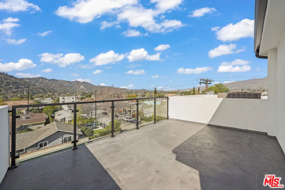 4202 Willimet Street Los Angeles, CA 90039