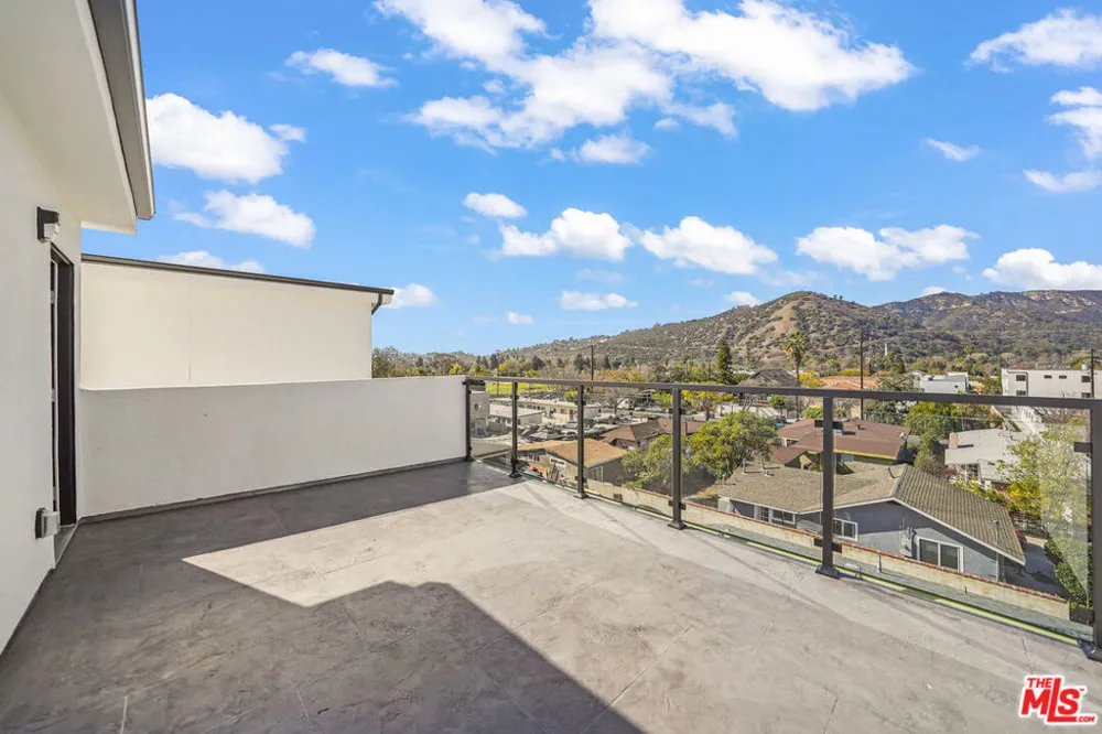 4202 Willimet Street Los Angeles, CA 90039
