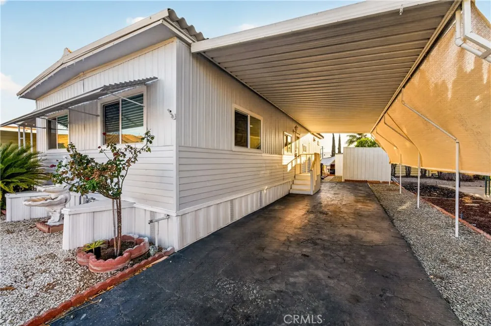 3700 BUCHANAN #72 Riverside, CA 92503