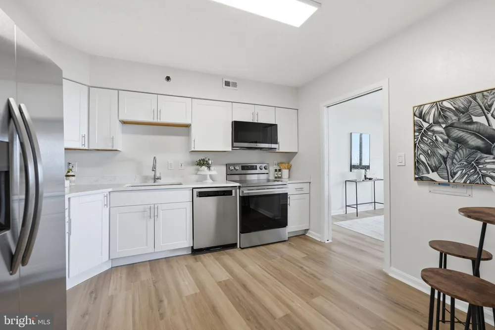 1805 CRYSTAL DRIVE #912S Arlington, VA 22202