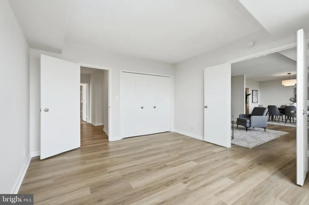 1805 CRYSTAL DRIVE #912S Arlington, VA 22202