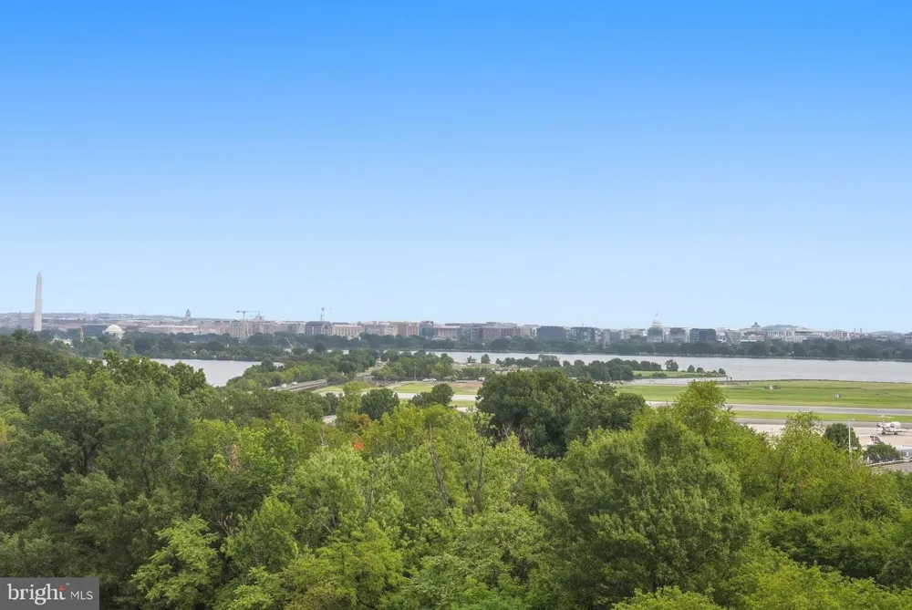 1805 CRYSTAL DRIVE #912S Arlington, VA 22202