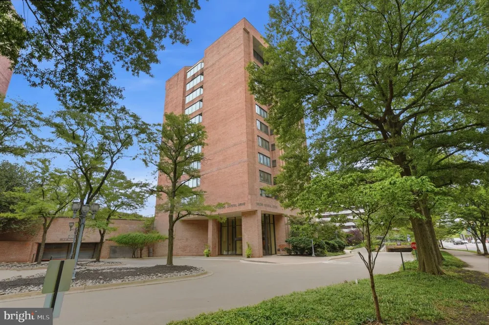 1805 CRYSTAL DRIVE #912S Arlington, VA 22202