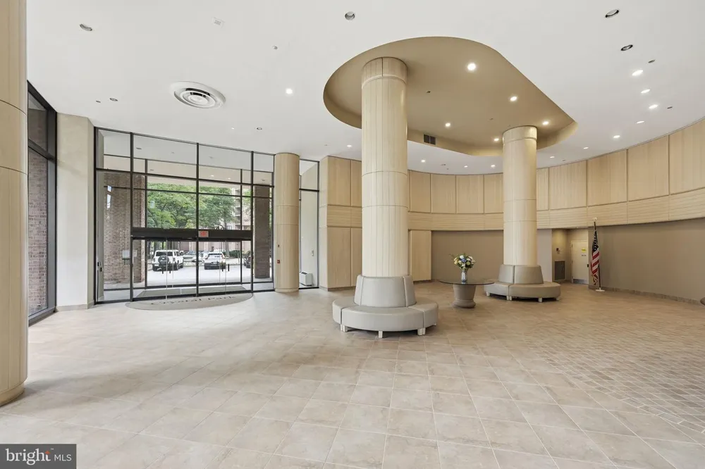 1805 CRYSTAL DRIVE #912S Arlington, VA 22202
