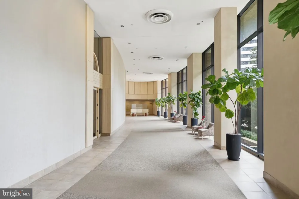 1805 CRYSTAL DRIVE #912S Arlington, VA 22202